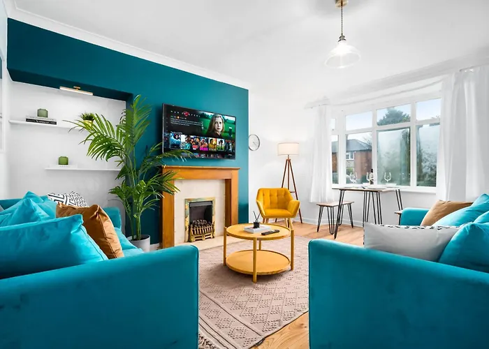 Luxury 3 Bedroom House - Garden - Parking - Interior Designed - Netflix - Wifi - 52H