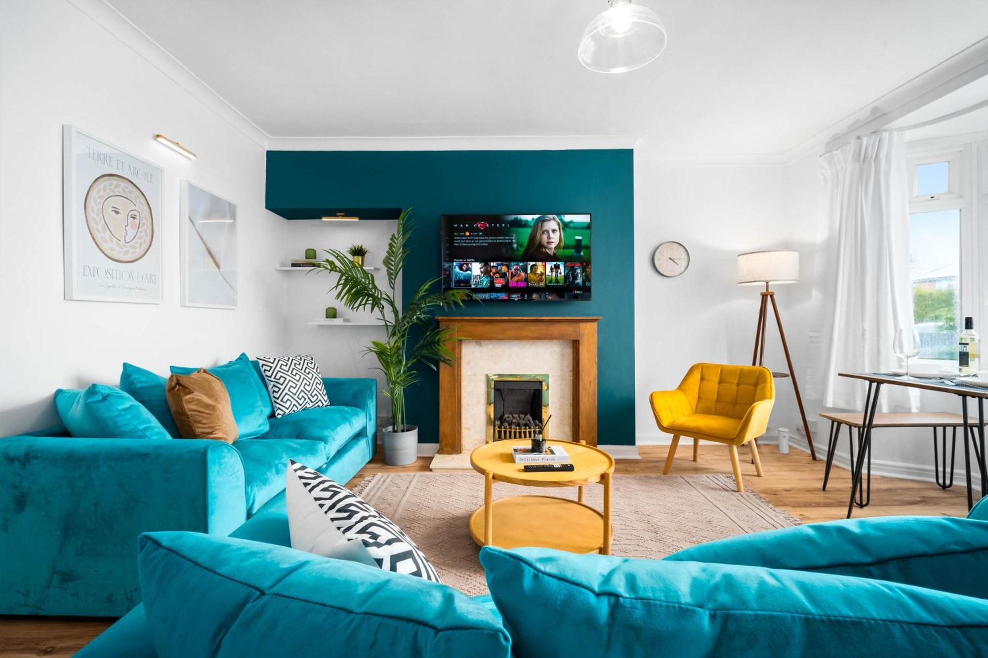 Сasa de vacaciones Luxury 3 Bedroom House - Garden - Parking - Interior Designed - Netflix - Wifi - 52h