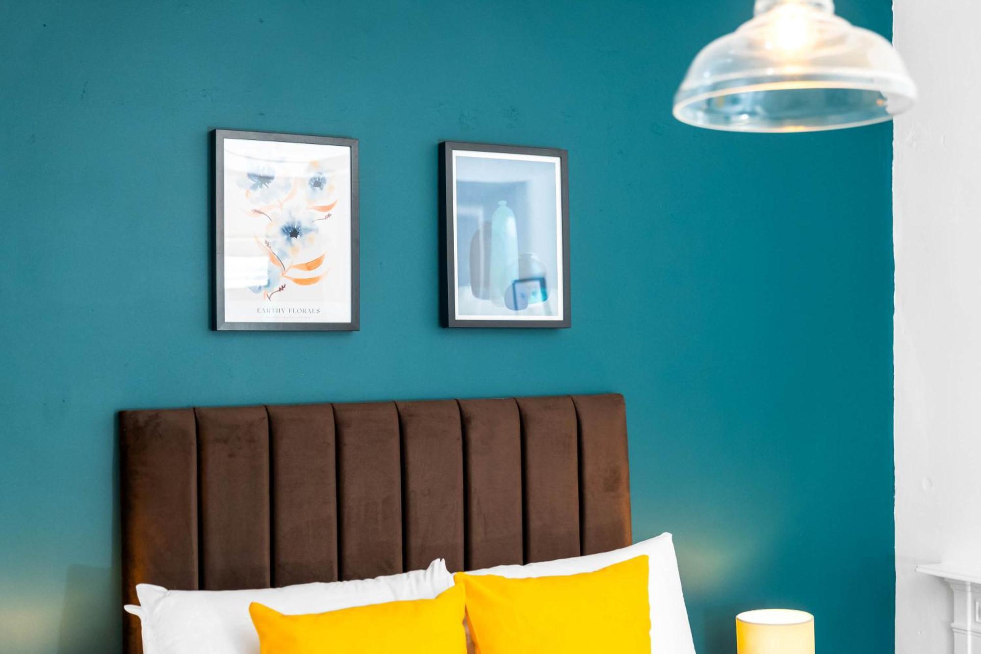 Luxury 3 Bedroom House - Garden - Parking - Interior Designed - Netflix - Wifi - 52h Сasa de vacaciones
