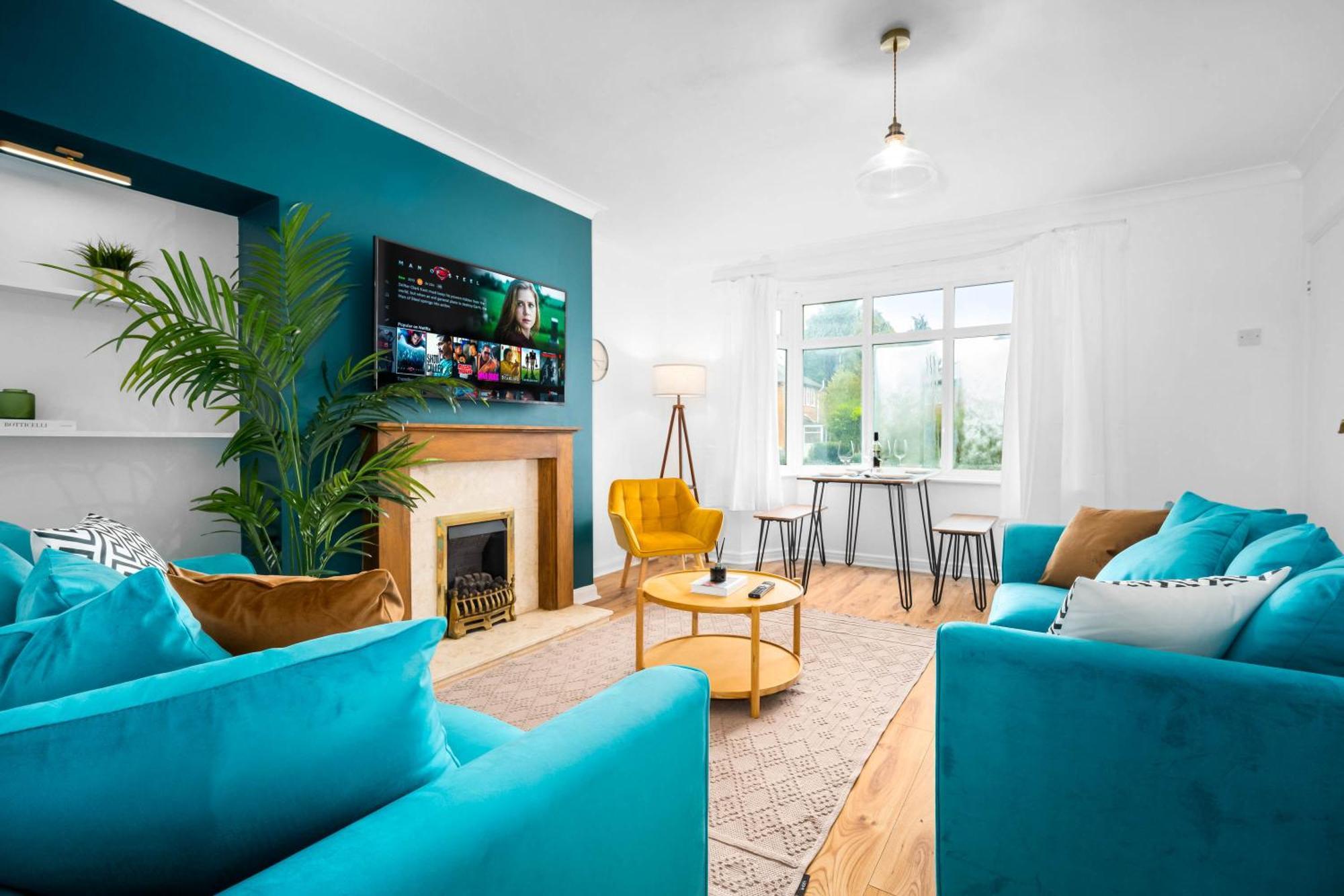 Luxury 3 Bedroom House - Garden - Parking - Interior Designed - Netflix - Wifi - 52h Birmingam